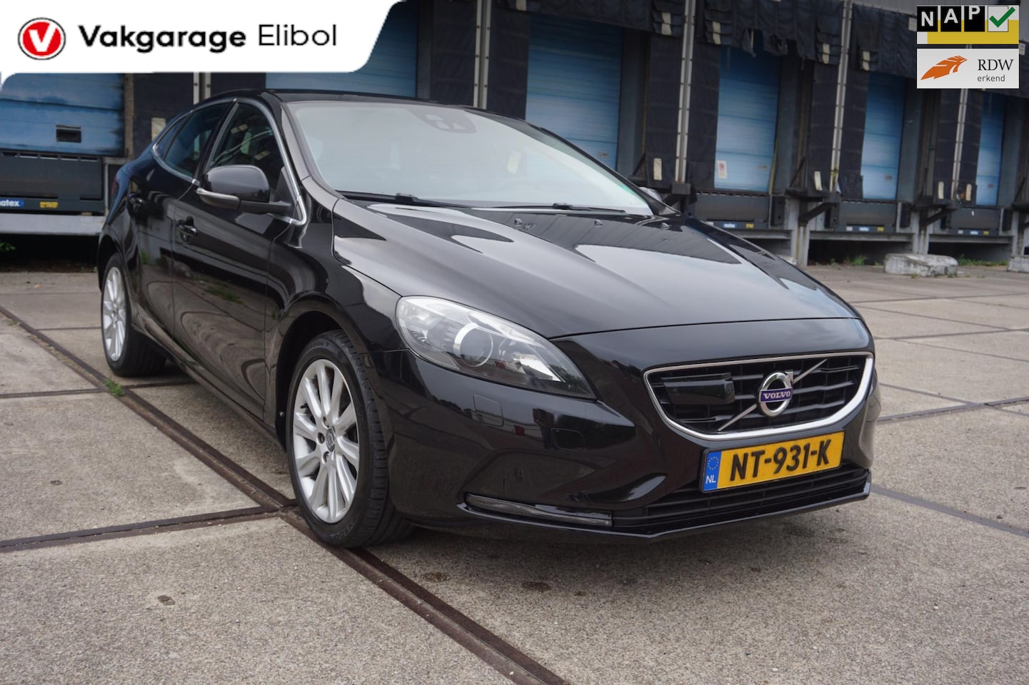 Volvo V40 Cross Country - 2.0 D3 Summum 2.0 D3 Summum - AutoWereld.nl