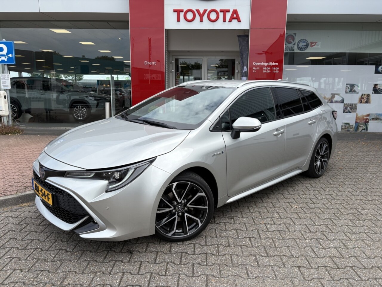 Toyota Corolla Touring Sports - 2.0 Hybrid Executive JBL | Trekhaak Afneembaar | Navi | Sensoren - AutoWereld.nl