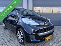 Peugeot 107 - 1.0-12V Urban Move Uitvoering /// Airco