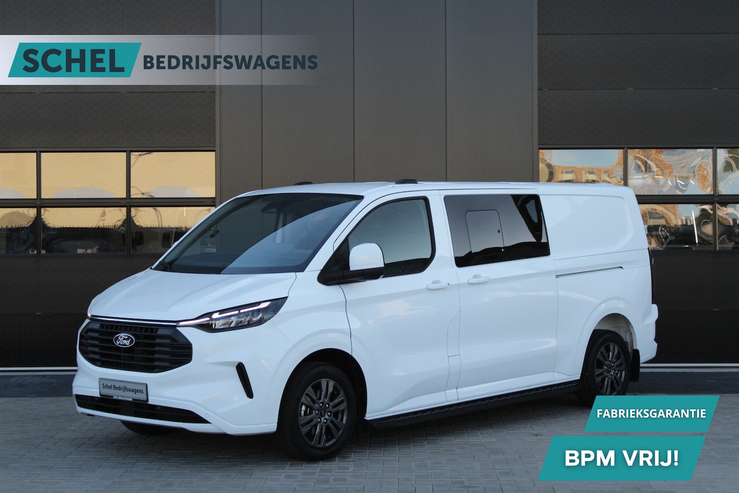 Ford Transit Custom - 320 2.0 TDCI L2H1 Limited DC 170pk - Adaptive Cruise - Navi - 2x Schuifdeur - Verwarmd stu - AutoWereld.nl