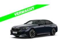 BMW i5 - eDrive40 M-Sport Pro - Pano - Onderstel Prof - Driving Ass Prof - Harman Kardon