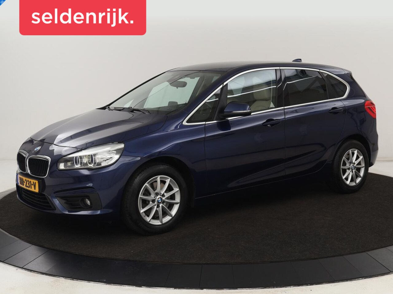 BMW 2-serie Active Tourer - 220i High Executive | Origineel NL | Leder | Stoelverwarming | Head-up | Full-LED | Cruise - AutoWereld.nl