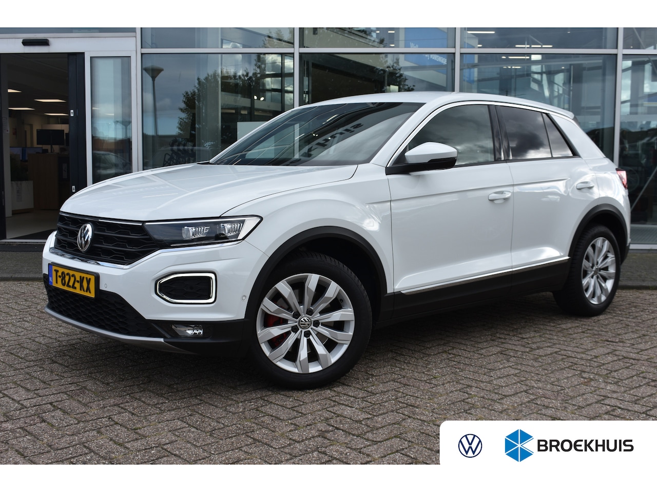 Volkswagen T-Roc - 1.5 TSI 150PK DSG-7 Sport NAVIGATIE | ELEKTR. A. KLEP | ADAPT. CRUISE | LED | STUUR + STOE - AutoWereld.nl