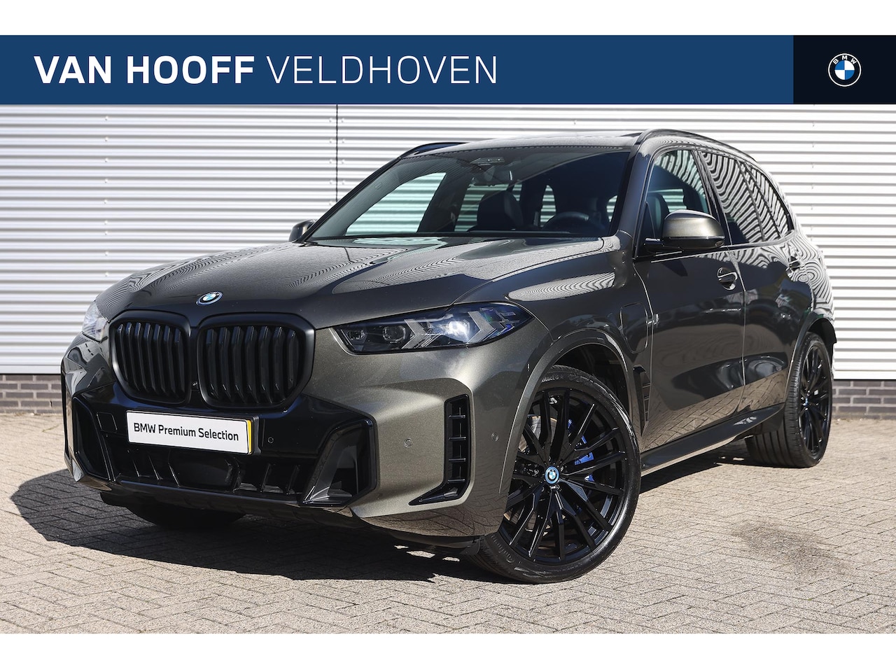 BMW X5 - xDrive50e High Executive M Sport Automaat / Panoramadak / Trekhaak / Sportstoelen / Soft-C - AutoWereld.nl