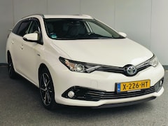 Toyota Auris Touring Sports - 1.8 Hybrid Dynamic Ultimate Rijklaar + 12 maanden Bovag-garantie Henk Jongen Auto's in Hel