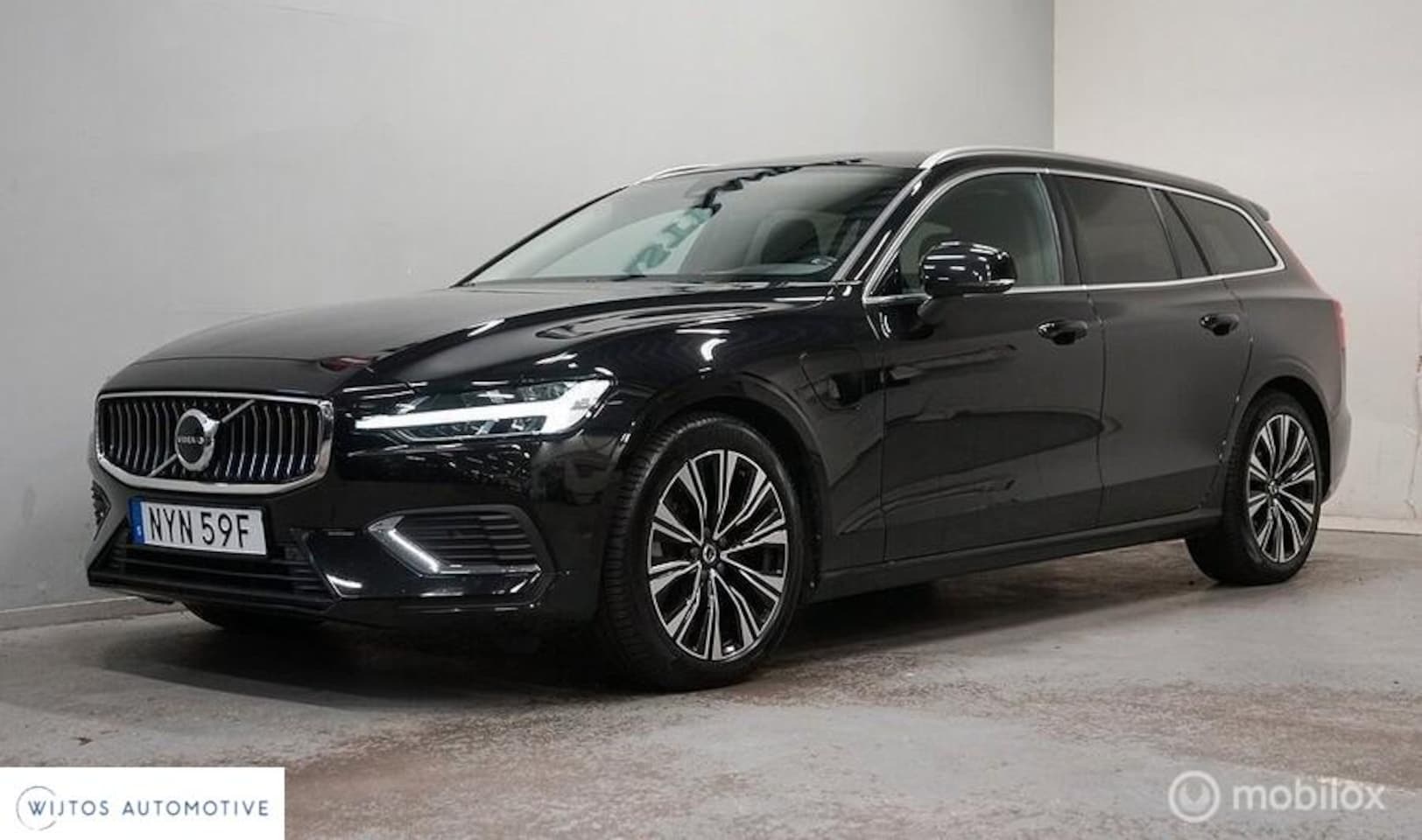 Volvo V60 - 2.0 T6 Plug-in hybrid AWD Core Bright, trekhaak - AutoWereld.nl