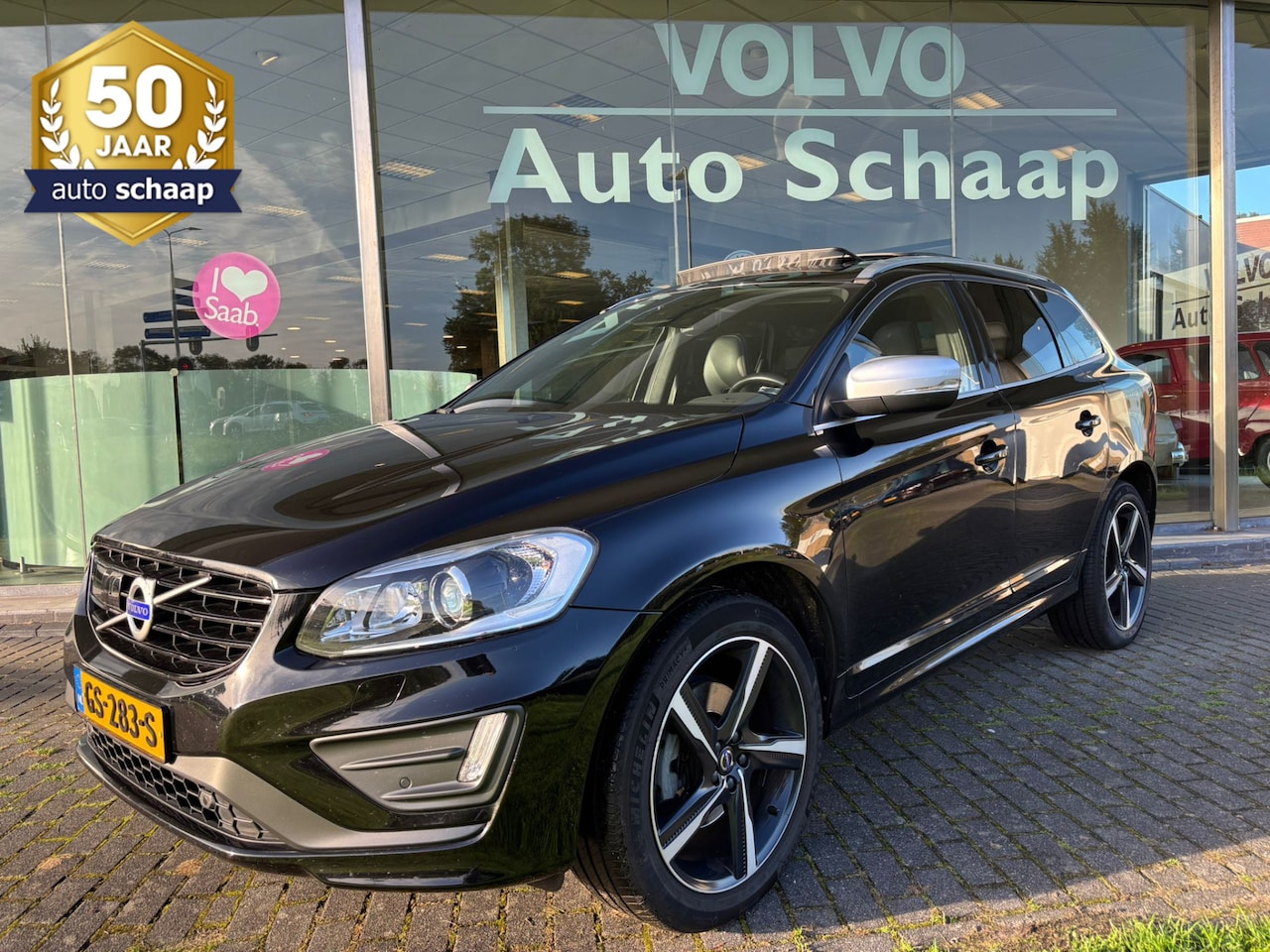 Volvo XC60 - 2.0 T5 FWD R-Design Luxury Automaat | Rijklaar incl garantie | Panoramadak Standkachel Ada - AutoWereld.nl
