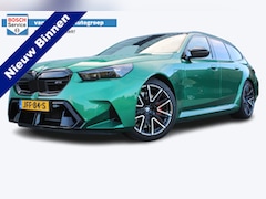 BMW 5-serie Touring - M5 | Direct leverbaar | Adaptieve cruise control | Uitklapbare trekhaak | 360° camera | Ap