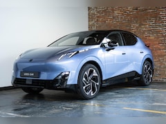 Lynk & Co 02 - More 66 kWh, | 360° Parkeercamera | Harman Kardon Premium Audio | Panoramadak | Elektrisch