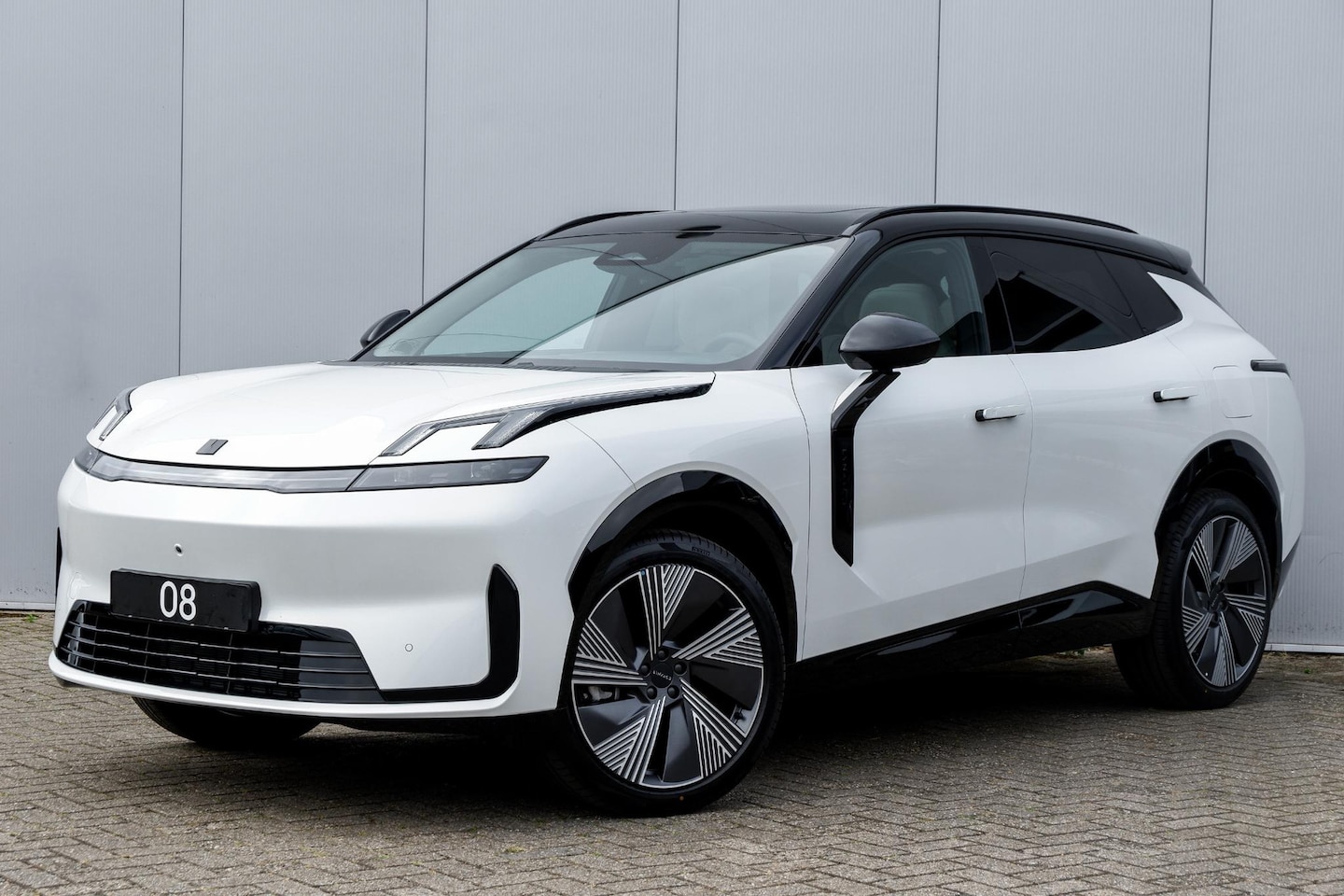 Lynk & Co 08 - 345PK More | 200km Hybride | Stoelmassage, Verwarming en Ventilatie | Panoramadak | Matrix - AutoWereld.nl