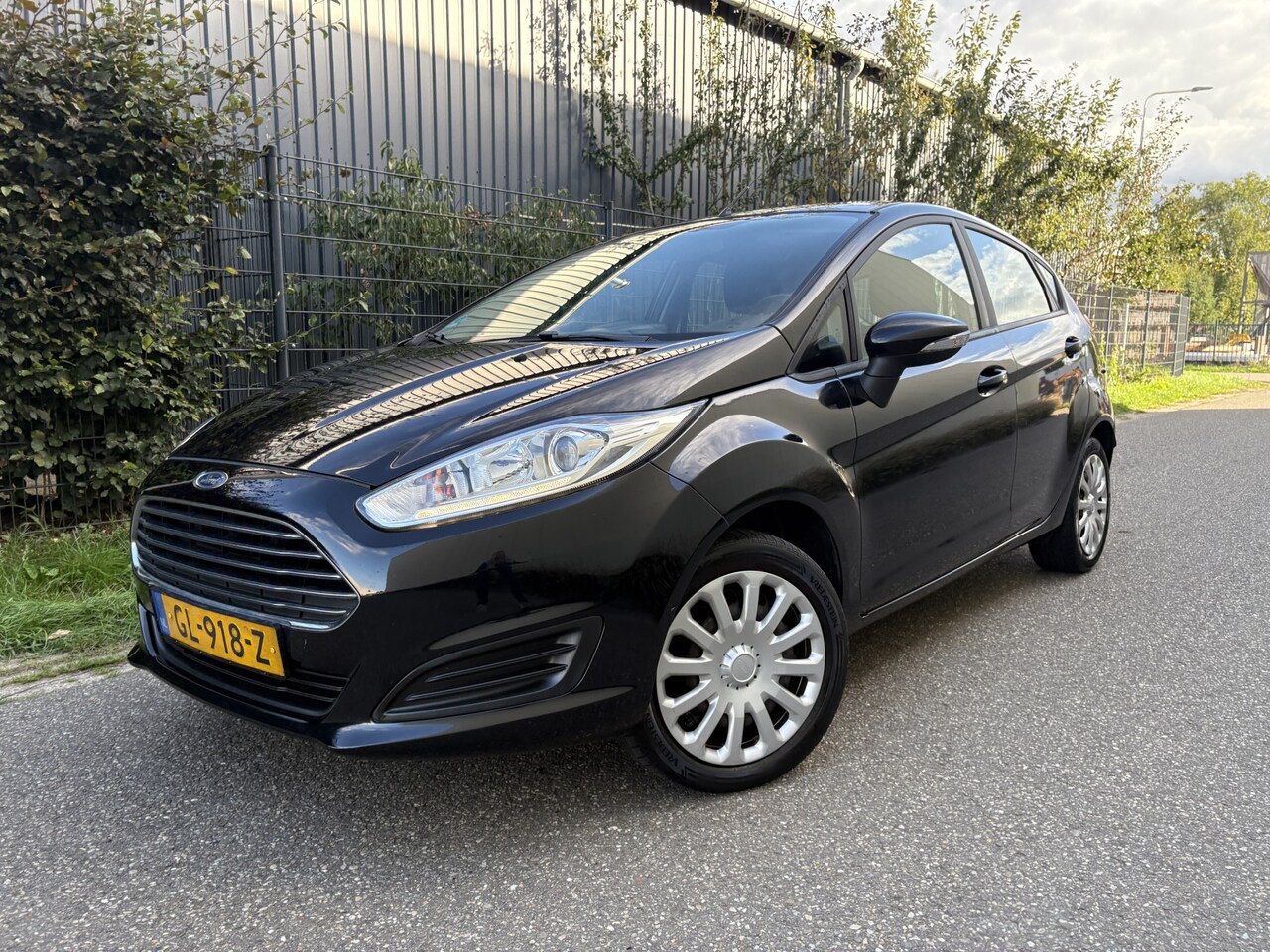Ford Fiesta - 1.0 Style / 5-DEURS / NAVI / AIRCO / 140dkm! NAP! - AutoWereld.nl