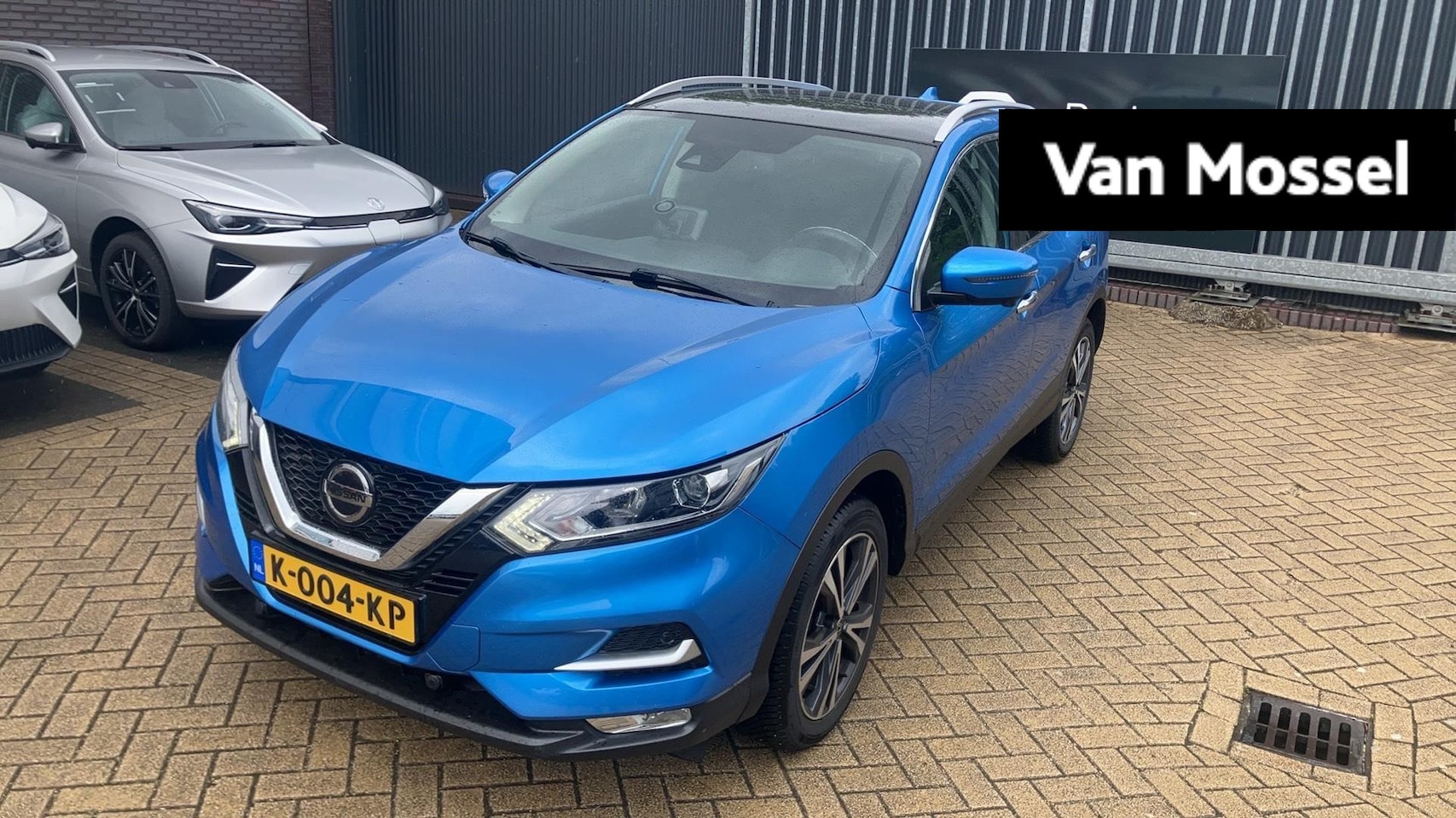 Nissan Qashqai - 1.3 DIG-T N-Motion 19-inch lichtmetalen velgen | panorama dak | navigatiesysteem | automat - AutoWereld.nl