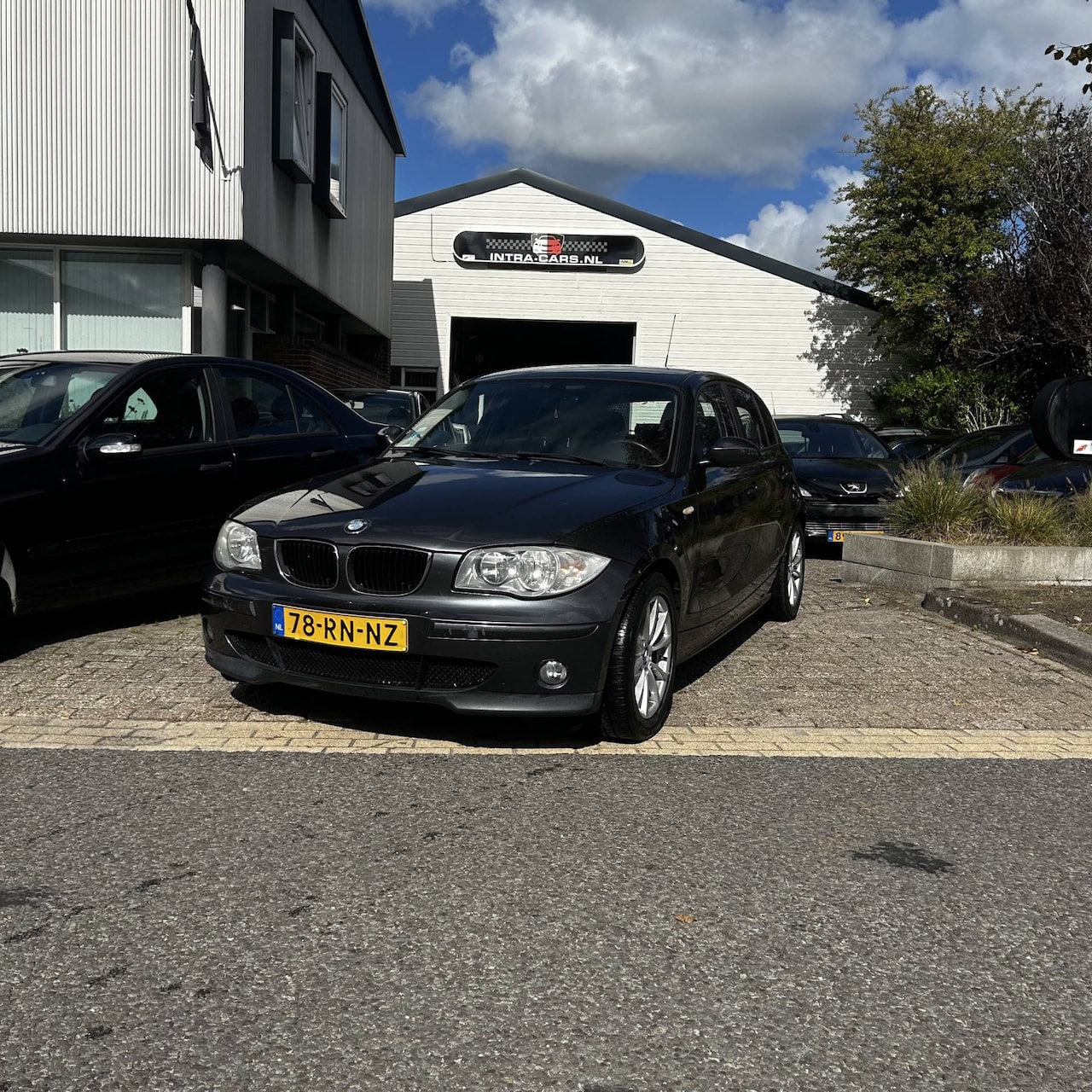 BMW 1-serie - 116i Goed rijdende en nette 5 deurs 1 serie Airco Apk 04-07-2026 - AutoWereld.nl