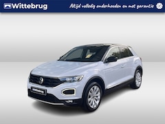 Volkswagen T-Roc - 1.5 TSI 150pk DSG Sport / Afneembare Trekhaak / Virtual Cockpit / 17 Inch / Camera / DSG /