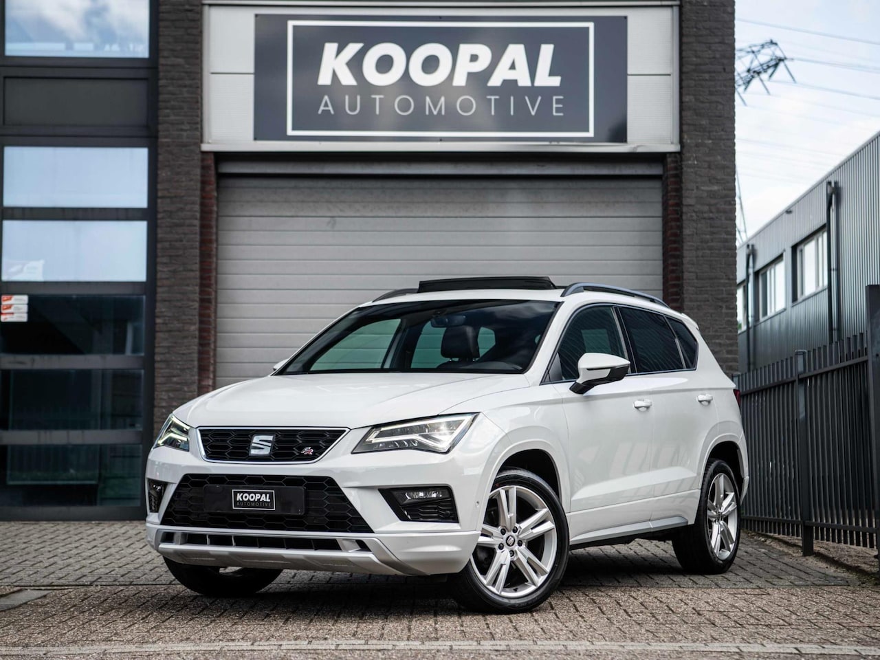 SEAT Ateca - 1.5 TSI FR Business Intense | Pano | Trekhaak | ACC - AutoWereld.nl