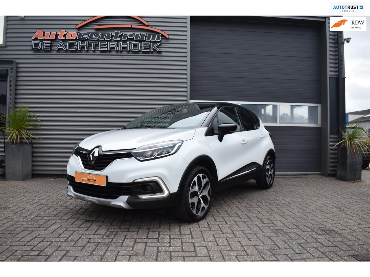 Renault Captur - 1.3 TCe Intens Camera / Stoelverwarming / Trekhaak!! - AutoWereld.nl