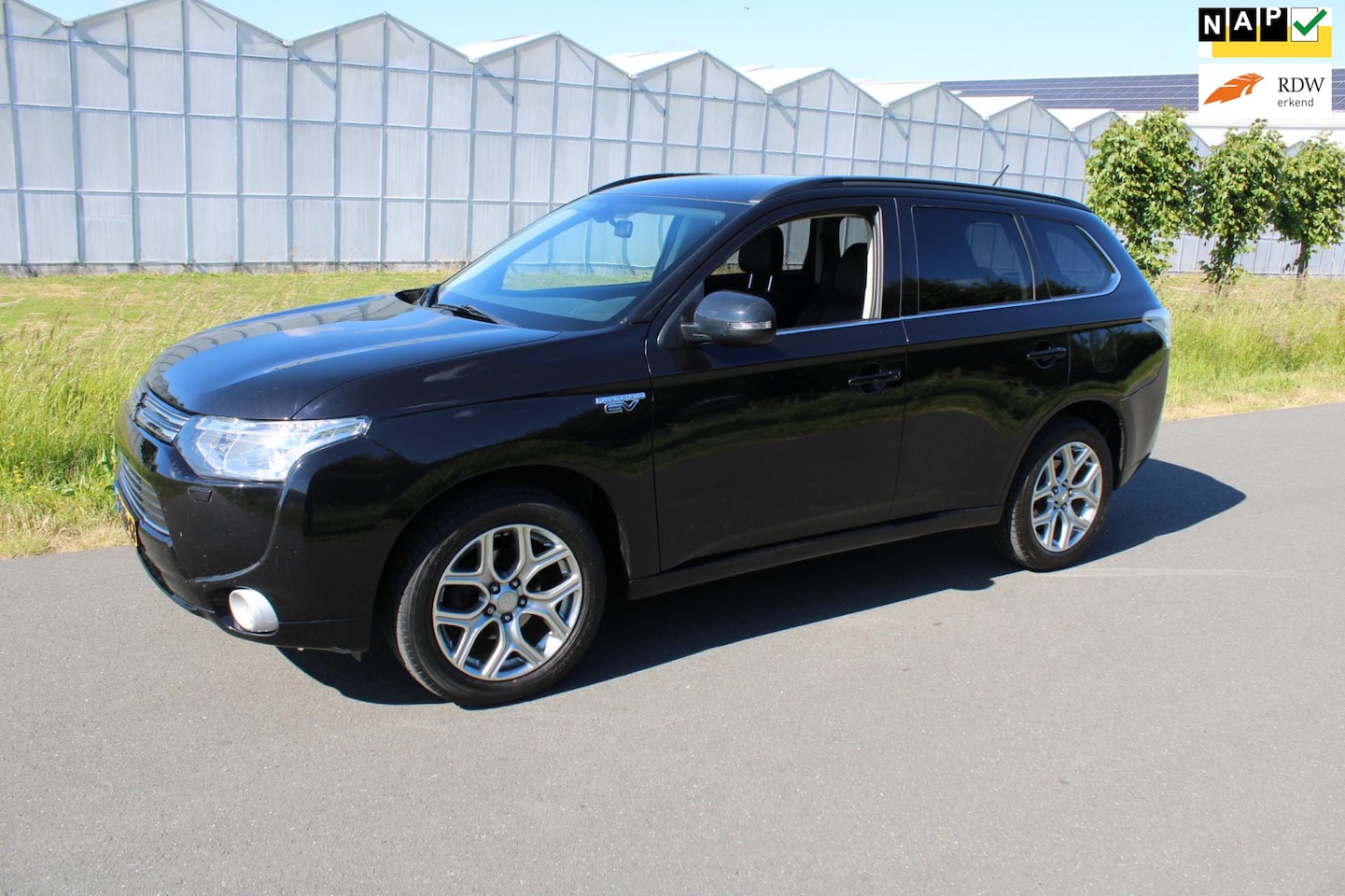 Mitsubishi Outlander - 2.0 PHEV Intense + Automaat 4x4 - AutoWereld.nl
