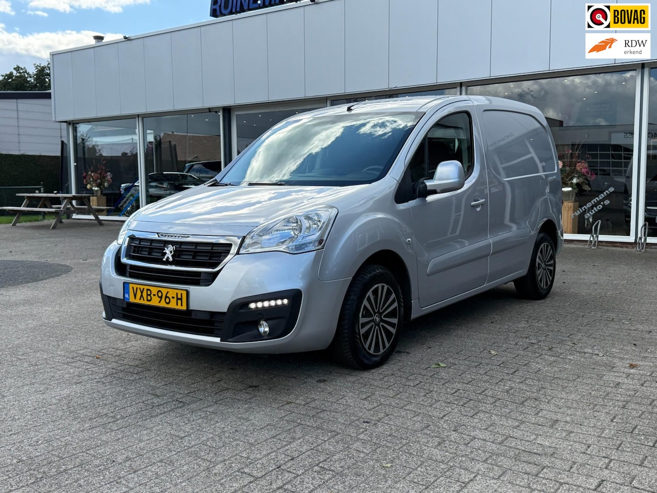 Peugeot Partner - 122 1.6 AUTOMAAT 100 L1 Premium S&S - AutoWereld.nl
