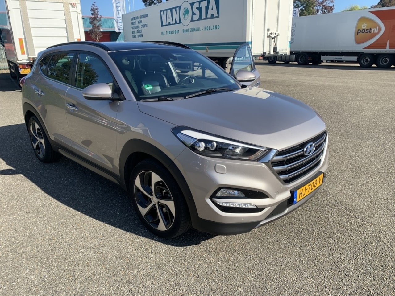 Hyundai Tucson - 2.0 CRDi Premium 4WD - AutoWereld.nl