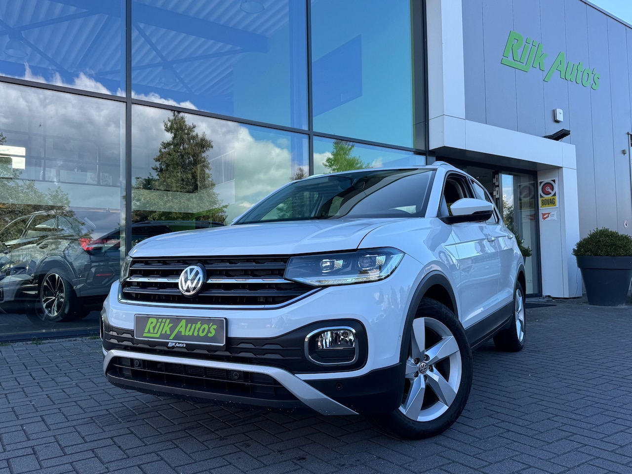 Volkswagen T-Cross - 1.0 TSI Style * Virtual Cockpit * Stoelverwarming * Clima * Navi - AutoWereld.nl