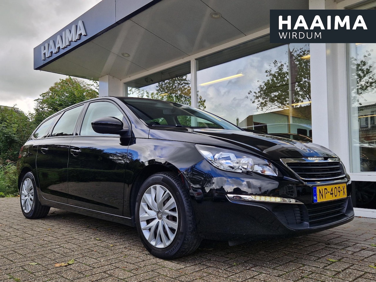 Peugeot 308 SW - 1.2 PureTech Blue Lease | Trekhaak | Navi | Airco & Cruise Control | - AutoWereld.nl