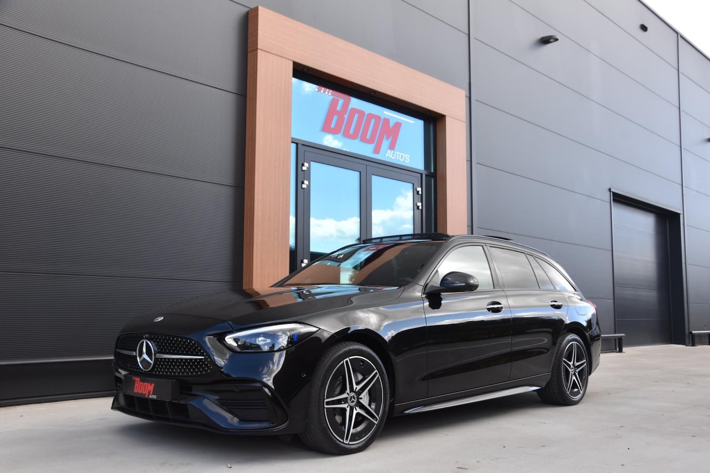 Mercedes-Benz C-klasse Estate - 300 e AMG Night edition PANODAK|TREKHAAK|MEMORY|KEYLESS|AMBIANCE|360CAMERA - AutoWereld.nl