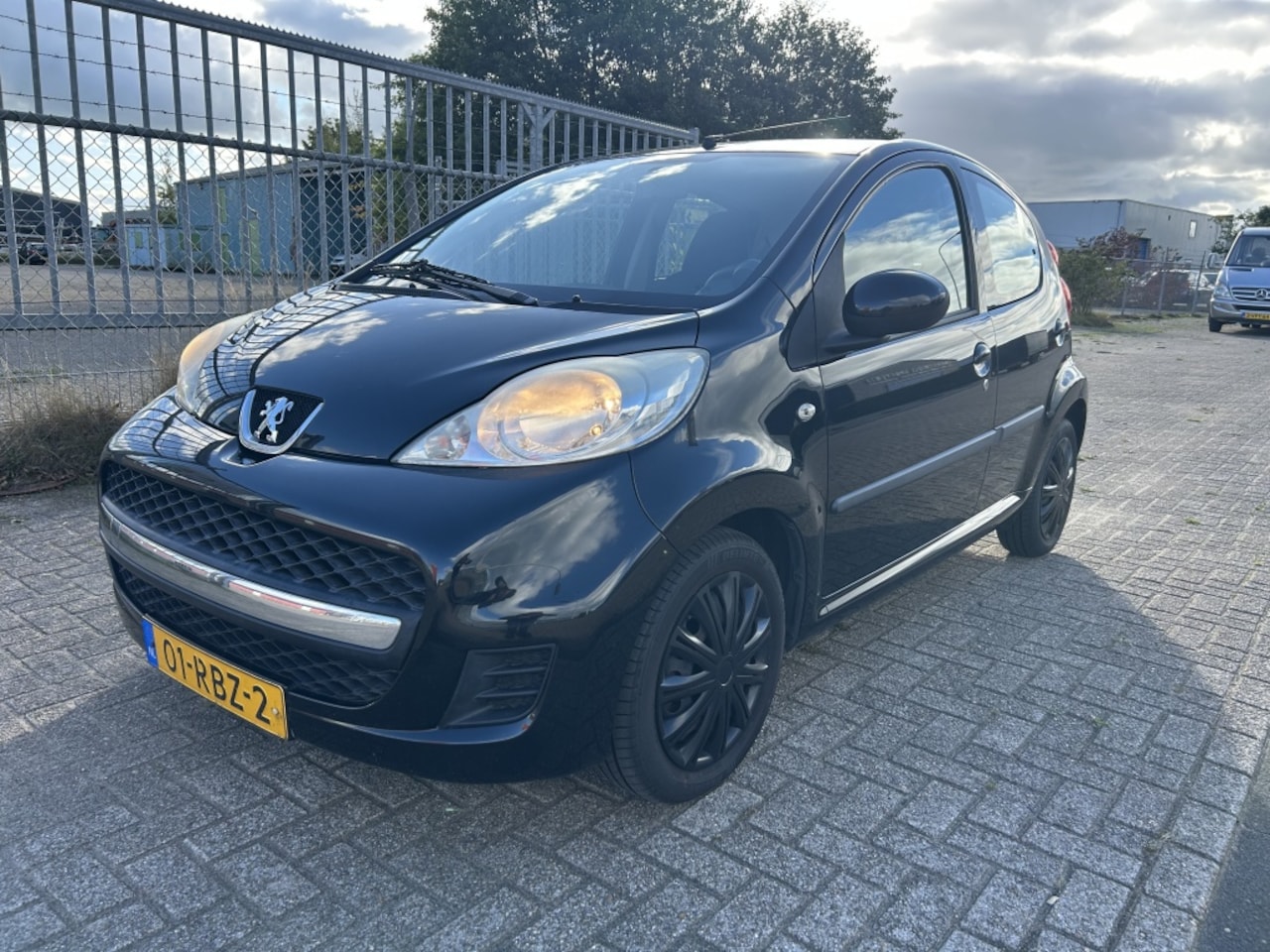 Peugeot 107 - 1.0-12V XS / Airco / Toerenteller - AutoWereld.nl