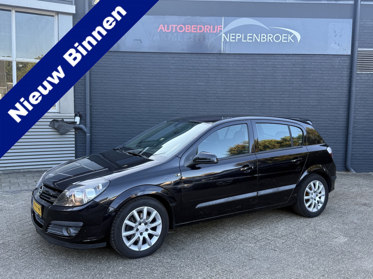 Opel Astra - 1.6 Sport Bj 2004 applecarplay Leuk beginners auto !! - AutoWereld.nl