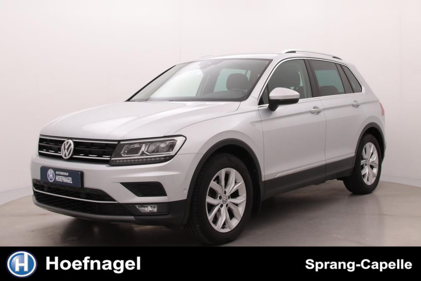 Volkswagen Tiguan - 1.5 TSI ACT Highline | Trekhaak | Adaptive Cruise | Camera | Stoelverw. | Virtual Cockpit - AutoWereld.nl