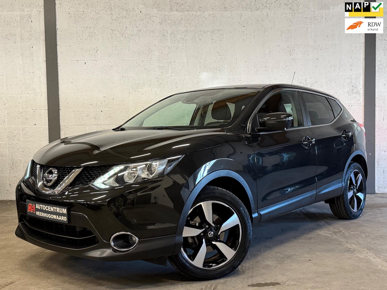 Nissan Qashqai - 1.2 N-Connecta Navi|360Camera|Trekhaak|Cruise|Dealer Onderhouden !! - AutoWereld.nl