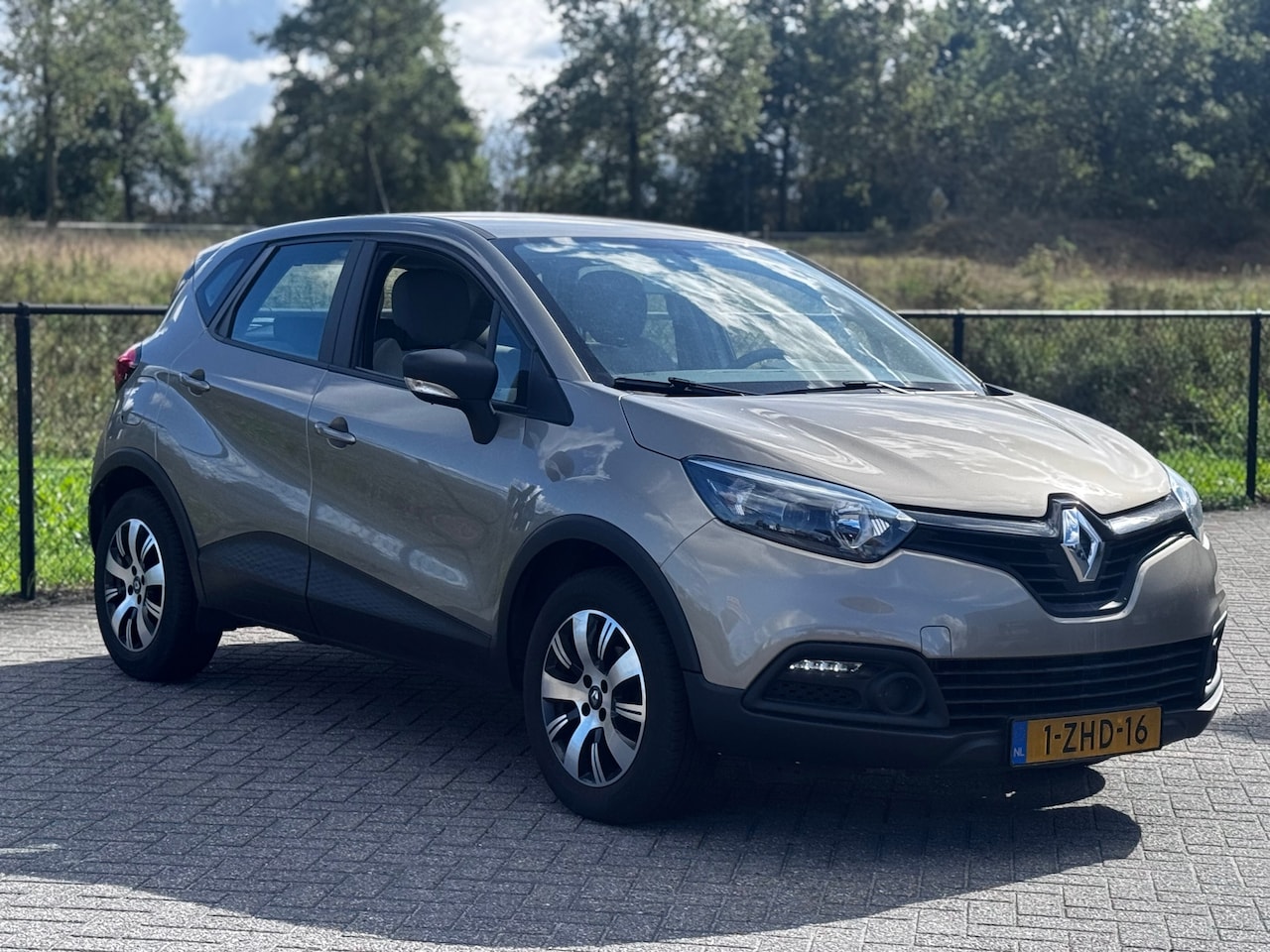 Renault Captur - 0.9 TCe Authentique-LageKM-Airco-Cruise-Nap - AutoWereld.nl