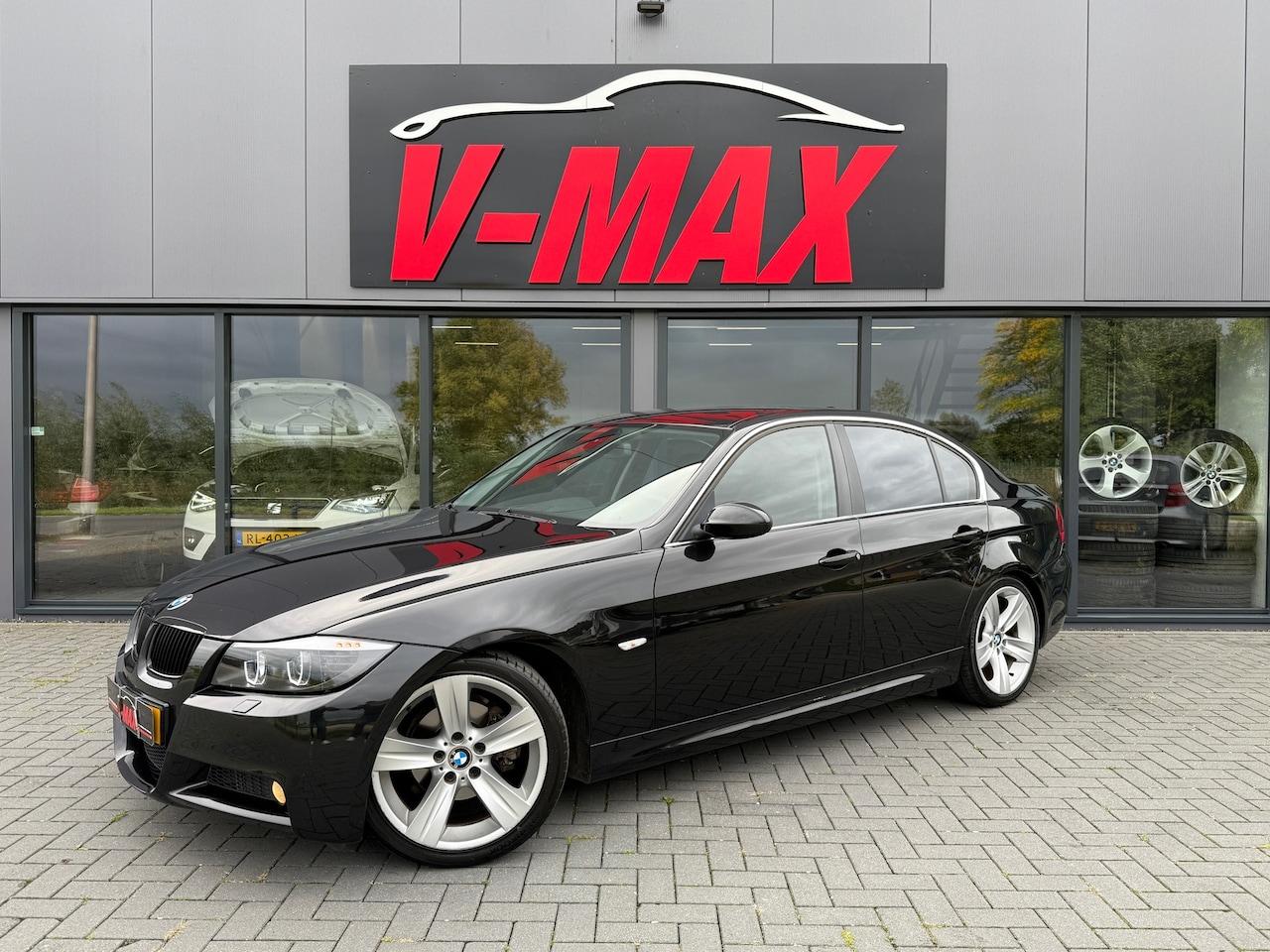 BMW 3-serie - 325i LCI AUT M-Sport Leder Sportint Xenon NaviProf Trekh - AutoWereld.nl
