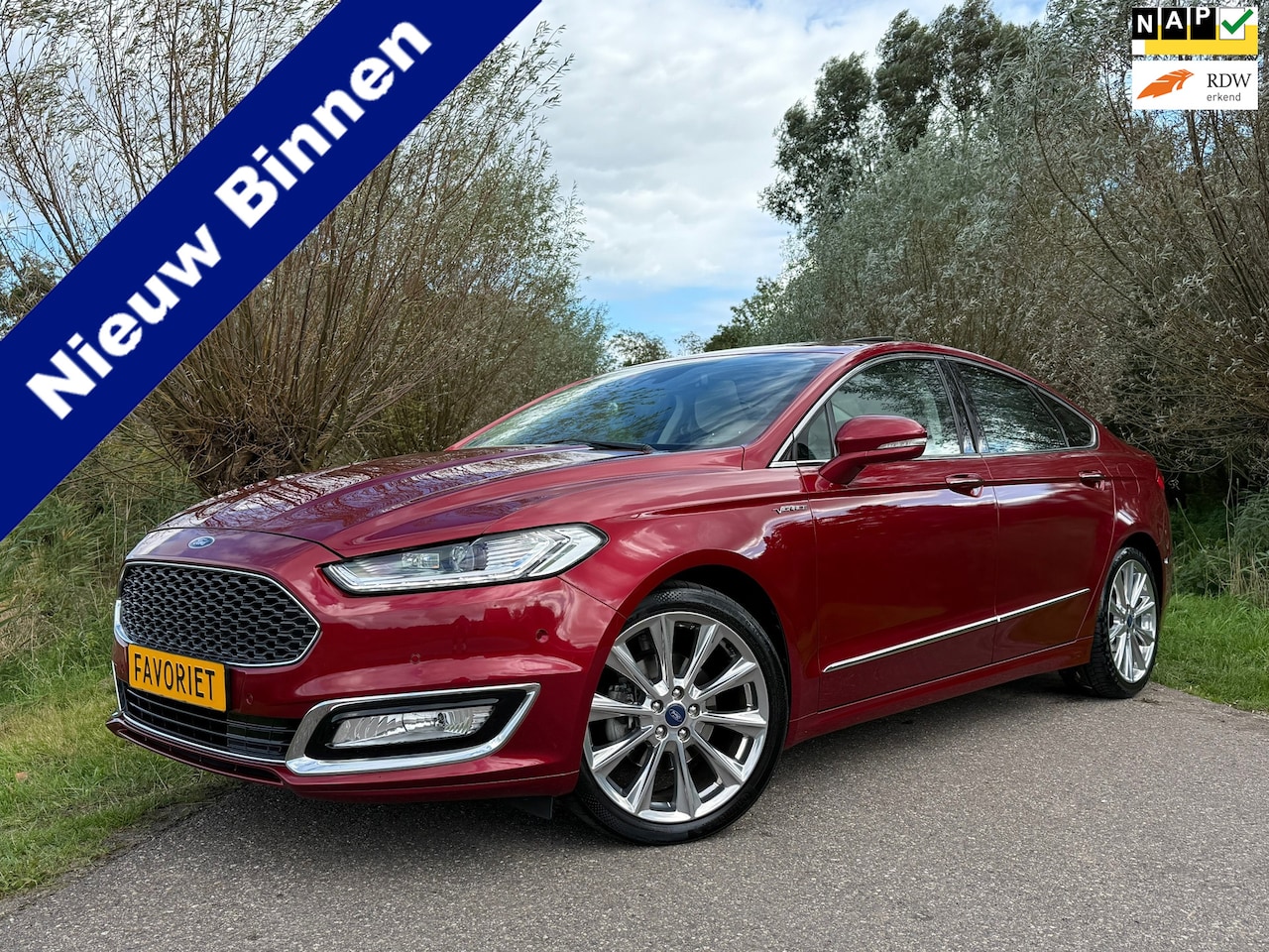 Ford Mondeo - 2.0 Vignale Automaat Schuif-/Kanteldak Leder Stoelkoeling/-verwarming Sony Camera Navi 19" - AutoWereld.nl