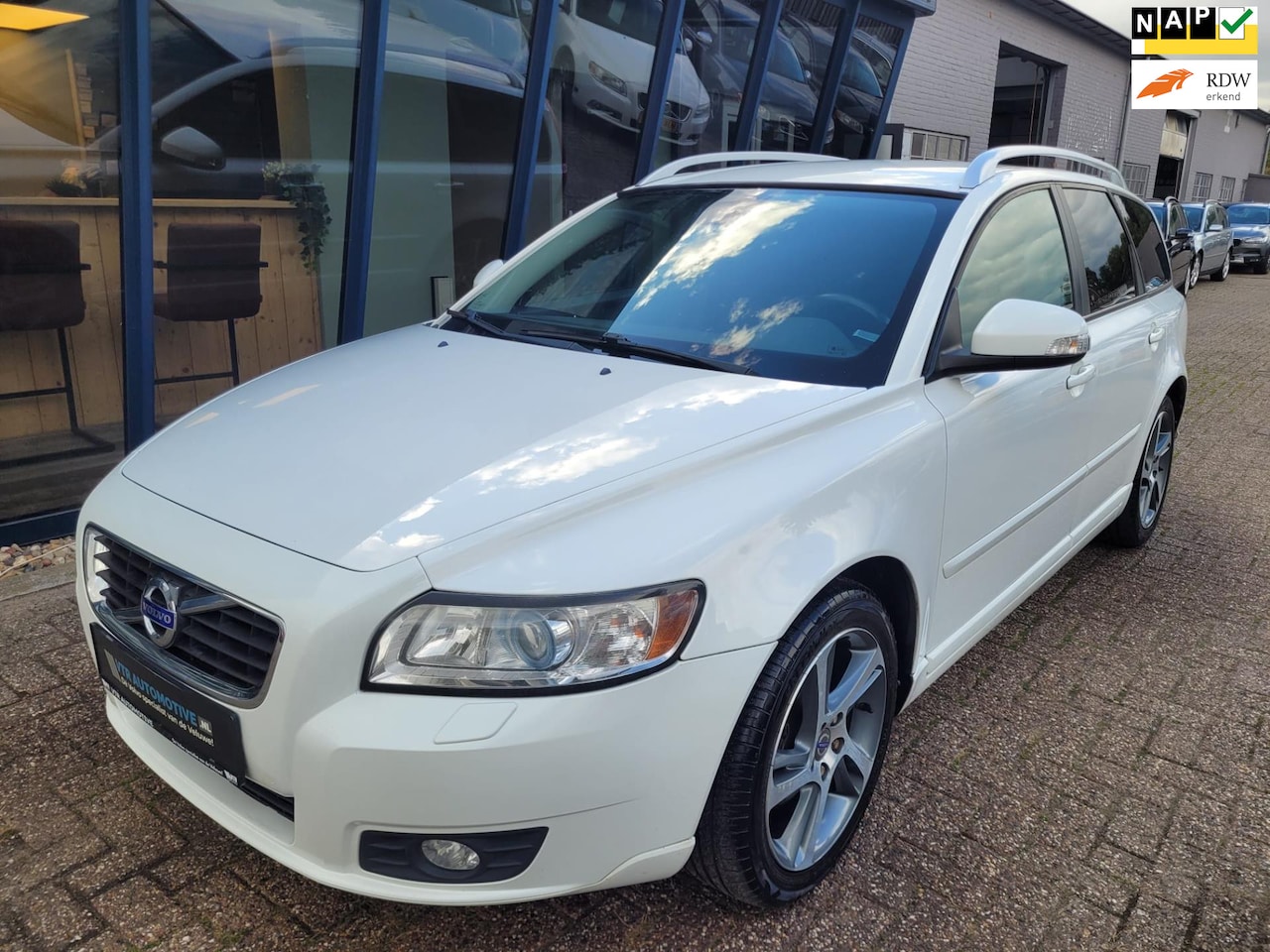 Volvo V50 - 2.0 Business Pro Edition LEER / XENON / PDC - AutoWereld.nl