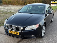 Volvo S80 - 2.5 T Momentum Automaat ECC Audio-CD/Navigatie Leder PDC LMV 17" Cruisecontrol Trekhaak De