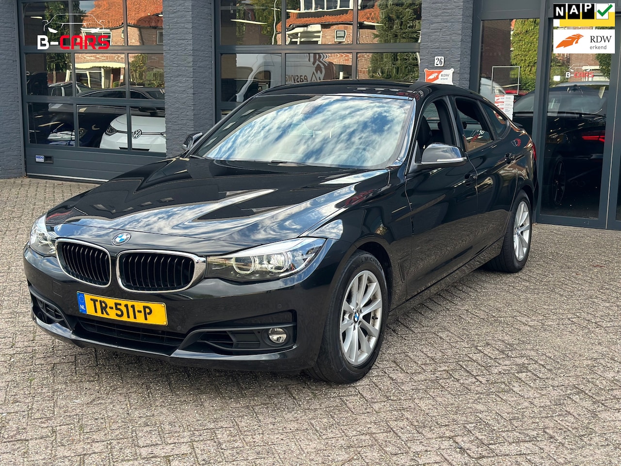 BMW 3-serie Gran Turismo - 320i Executive Facelift|Xenon|Stoelvw|Idrive|Nap - AutoWereld.nl