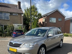 Skoda Octavia Combi - 1.6 TDI Greentech Elegance Full Option