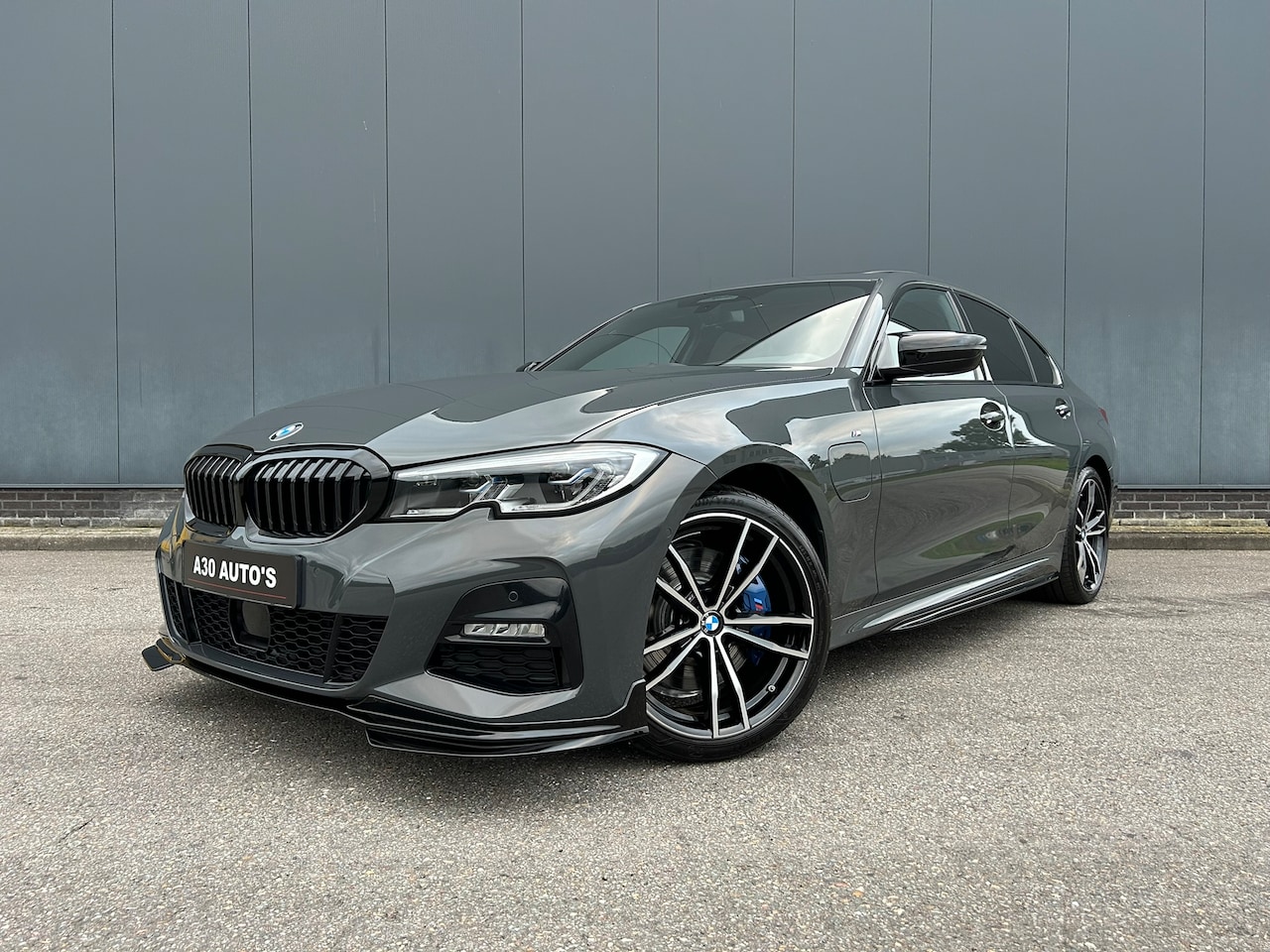 BMW 3-serie - 330e High Executive M-sport Head-Up Laser Schuifdak Keyless - AutoWereld.nl