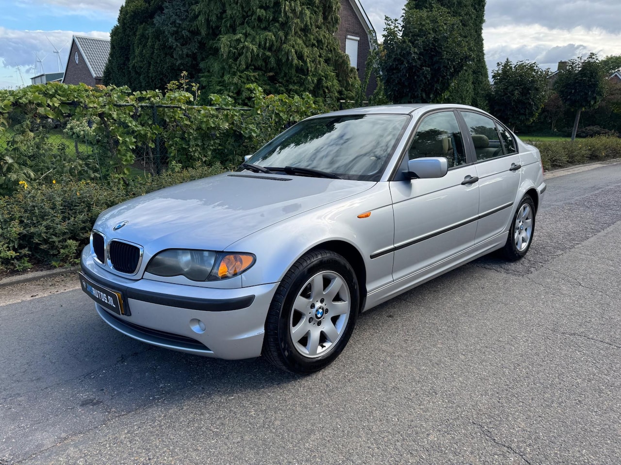 BMW 3-serie - 316i Executive AUTOMAAT / LEER / AIRCO / CRUISE - AutoWereld.nl