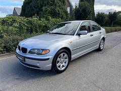 BMW 3-serie - 316i Executive AUTOMAAT / LEER / AIRCO / CRUISE