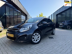 Kia Rio - 1.2 CVVT Super Pack Pano Clima Cruise Keyless Nwe APK NL Auto NAP