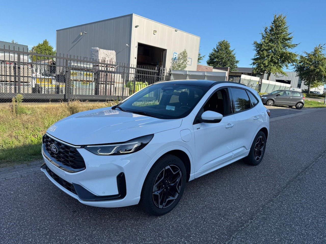 Ford Kuga - 2.5 243pk PHEV ST-Line Panoramadak, Trekhaak, HUD, Winter pack, Navi etc. etc. - AutoWereld.nl