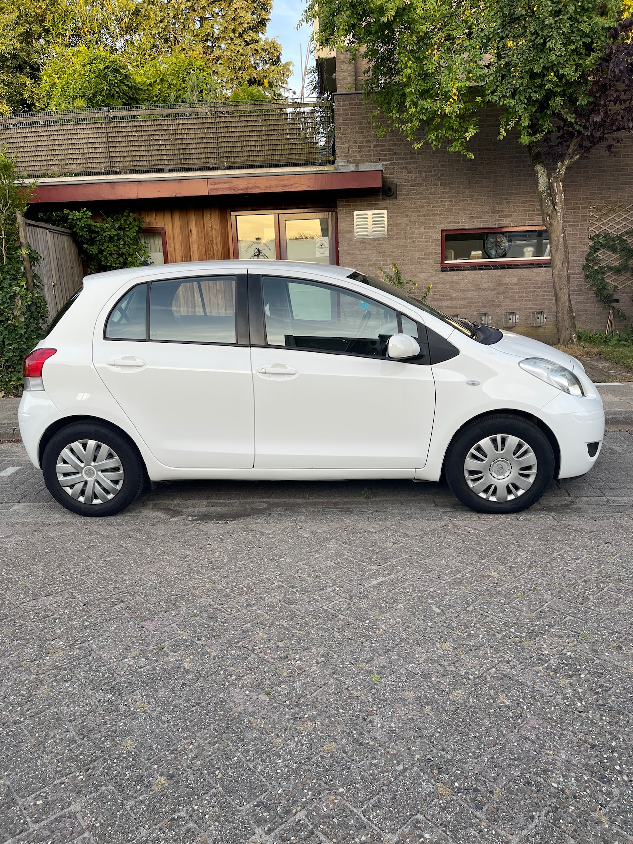Toyota Yaris - 1.3 VVTi Luna MMT - AutoWereld.nl
