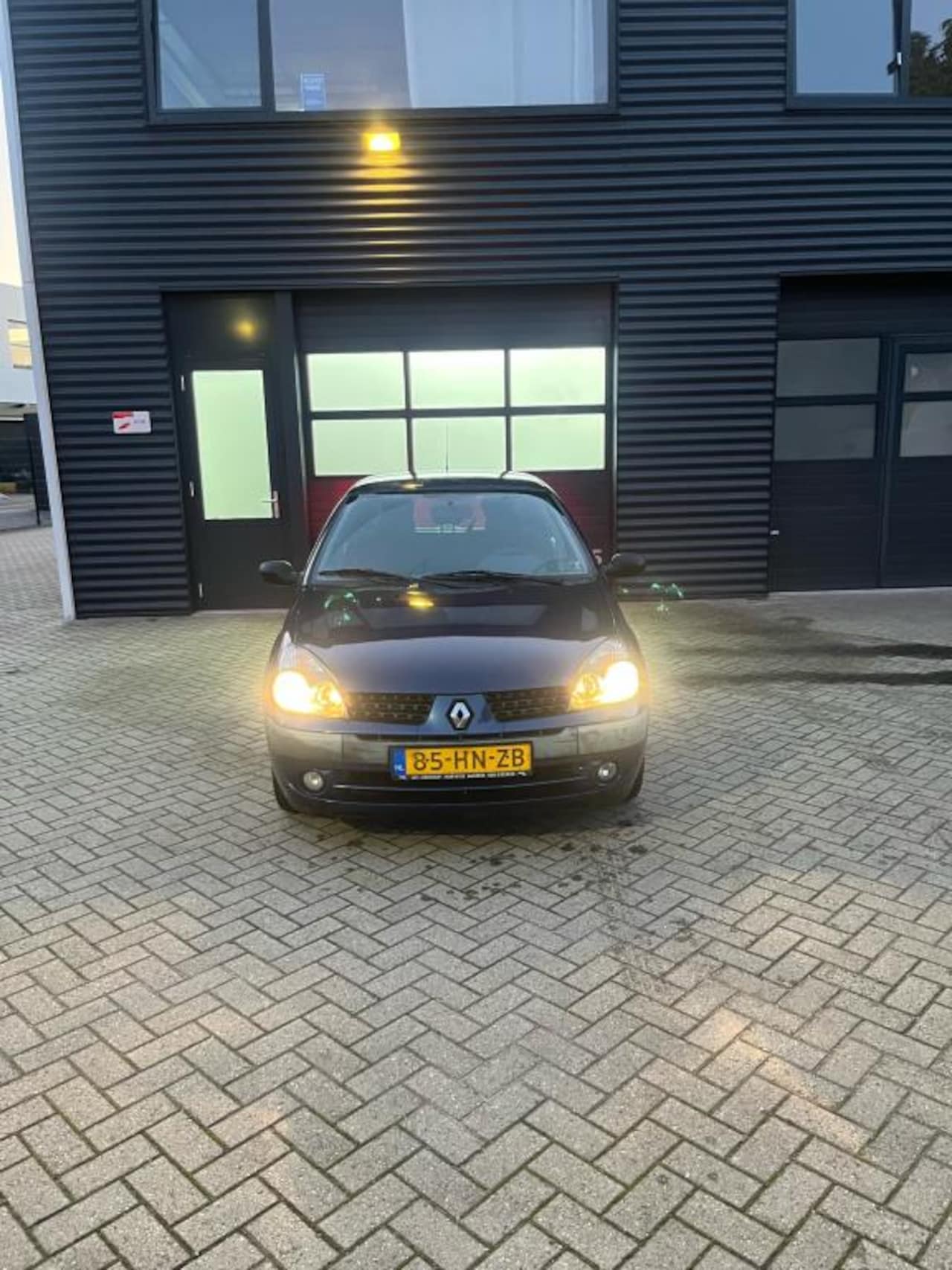 Renault Clio - 1.2-16V Authentique 1.2-16V Authentique - AutoWereld.nl