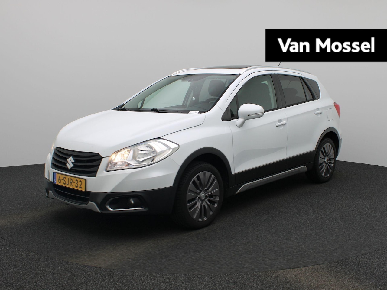 Suzuki SX4 S-Cross - 1.6 Exclusive | Climate Control | Achteruitrijcamera | Panoramadak | Lichtmetalen Velgen | - AutoWereld.nl