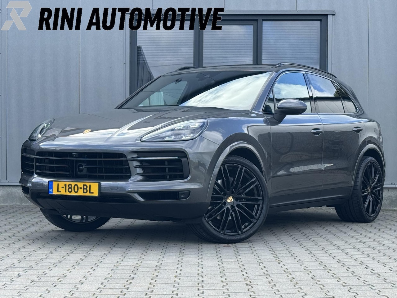 Porsche Cayenne - 3.0 340 PK | Achteras besturing | Pano dak | Trekhaak | Leder dashboard | Luchtvering - AutoWereld.nl