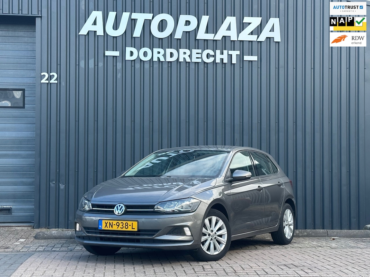 Volkswagen Polo - 1.0 TSI Beats PDC/ CLIMA /NAVI - AutoWereld.nl