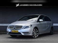 Mercedes-Benz B-klasse - 200 Ambition / Navi / Xenon / Trekhaak / 17" Velgen / Night Pakket
