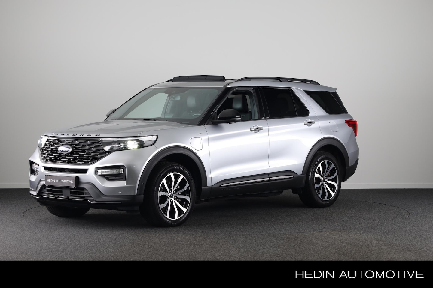 Ford Explorer - 3.0 V6 EcoBoost PHEV ST-Line | BTW | Trekhaak | 7Pers | Carplay | Navi | Pano | 2500KG tre - AutoWereld.nl