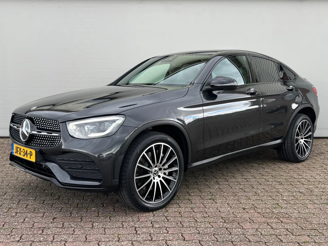 Mercedes-Benz GLC-klasse Coupé - 300e 4Matic | AMG line | Nieuwstaat | Dealer onderhouden - AutoWereld.nl